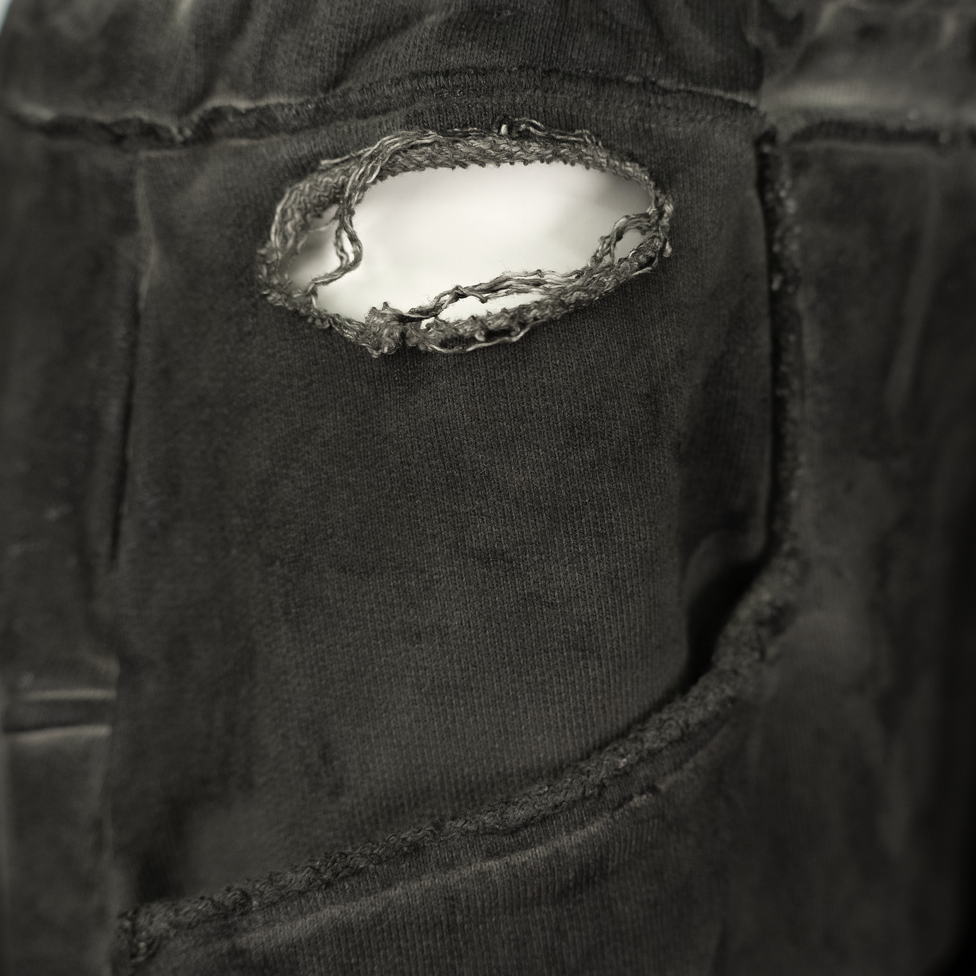 Damaged Usual Pants '24