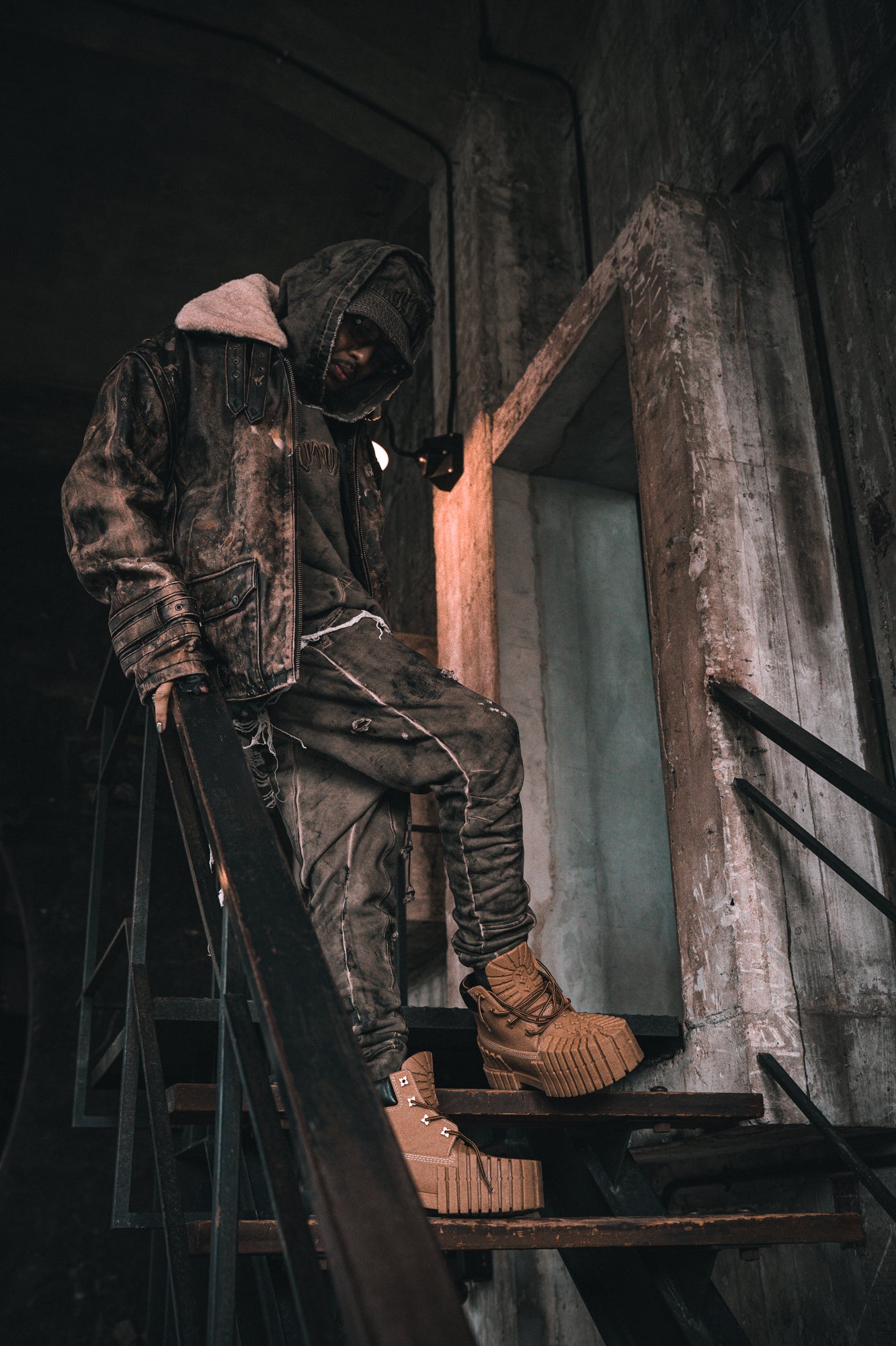 Damaged Usual Pants '24