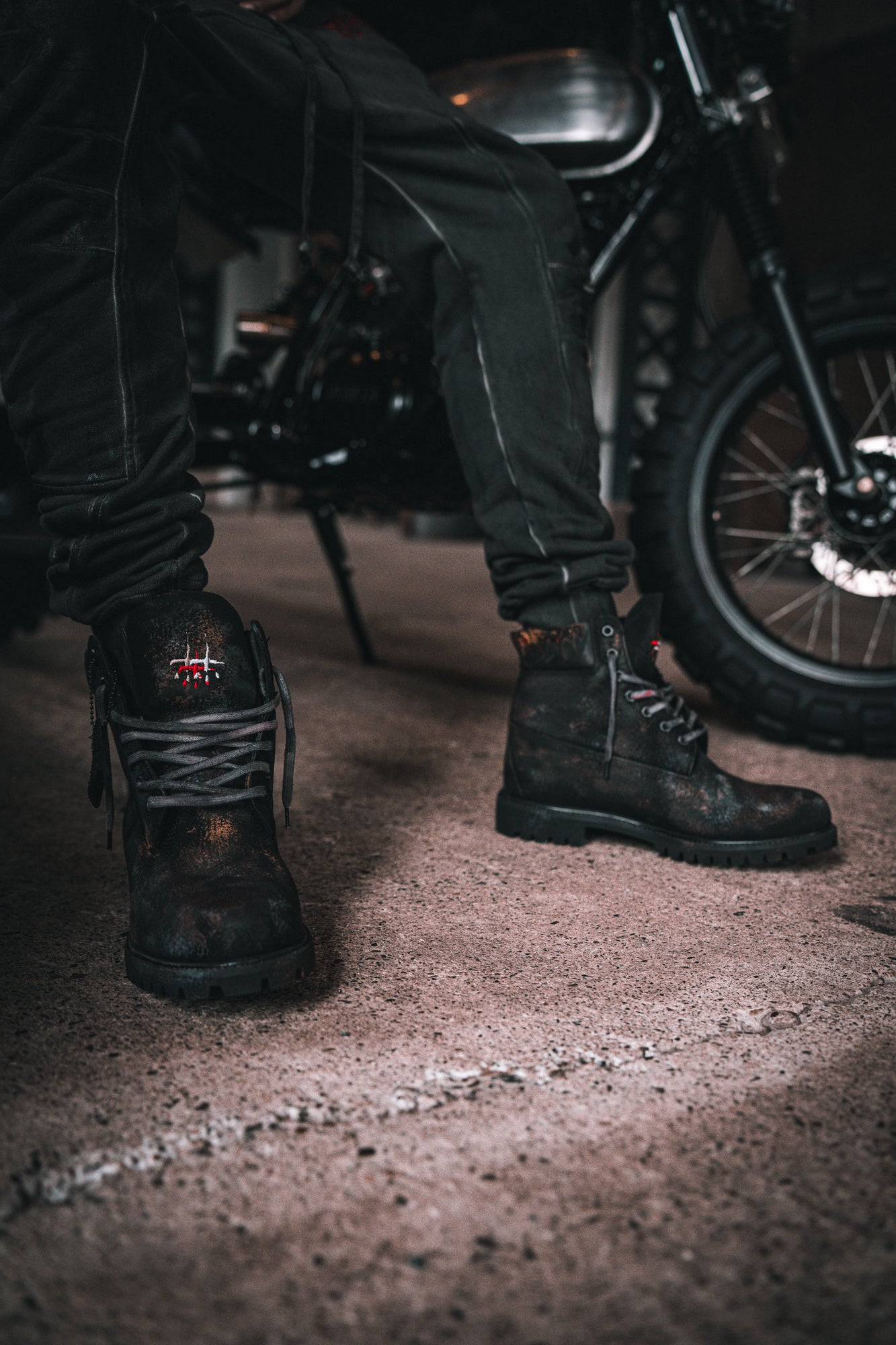 Damaged Usual Pants '24