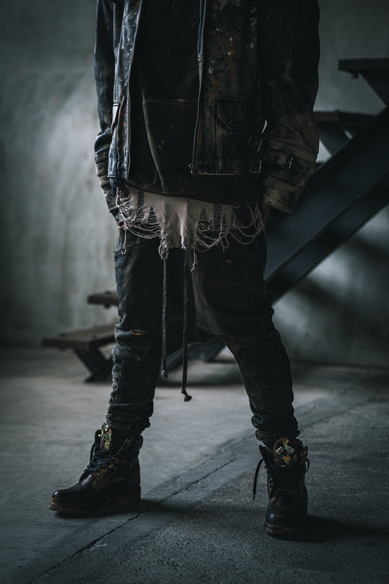 Damaged Usual Pants '24