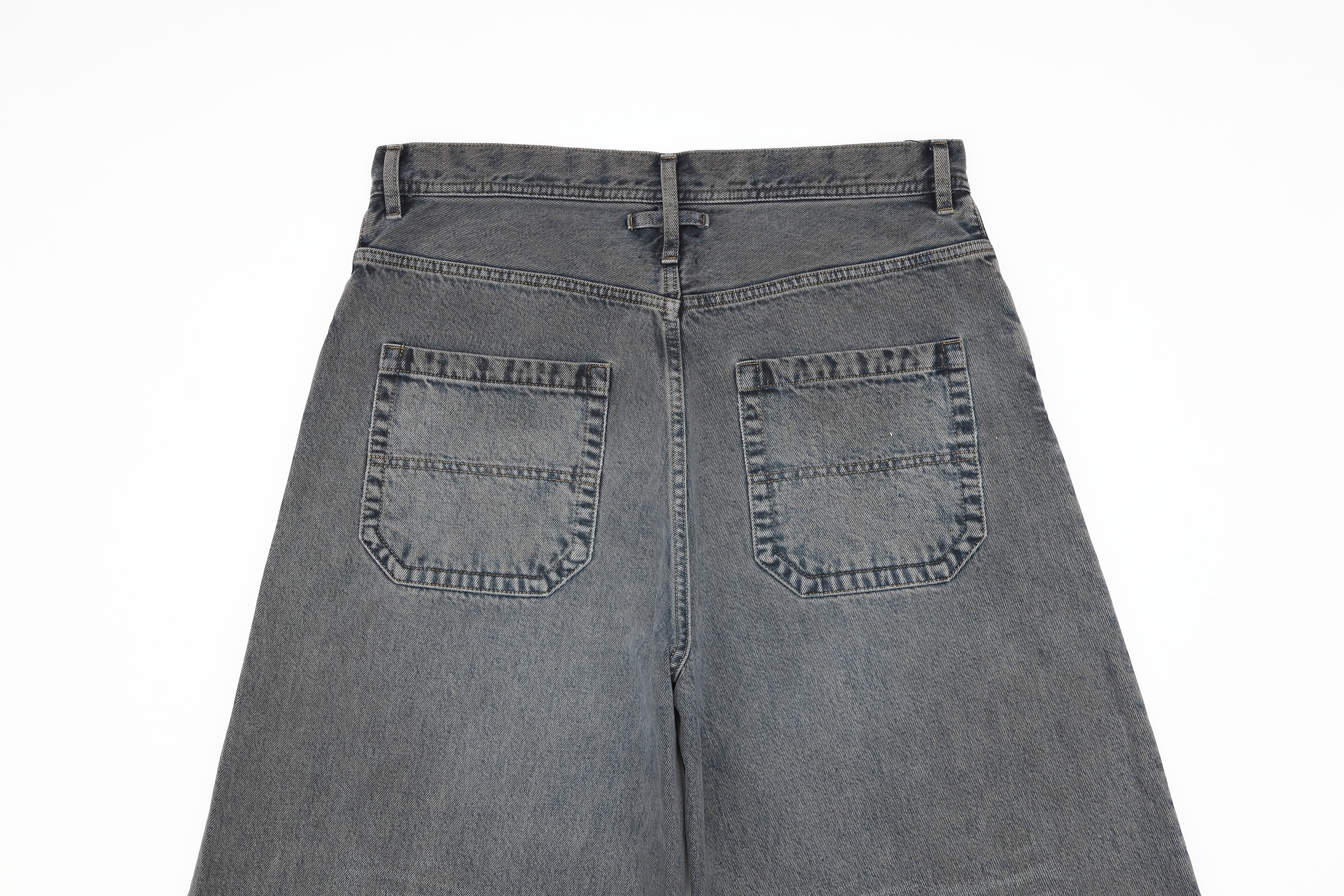 ボウレッグバギーデニムパンツ