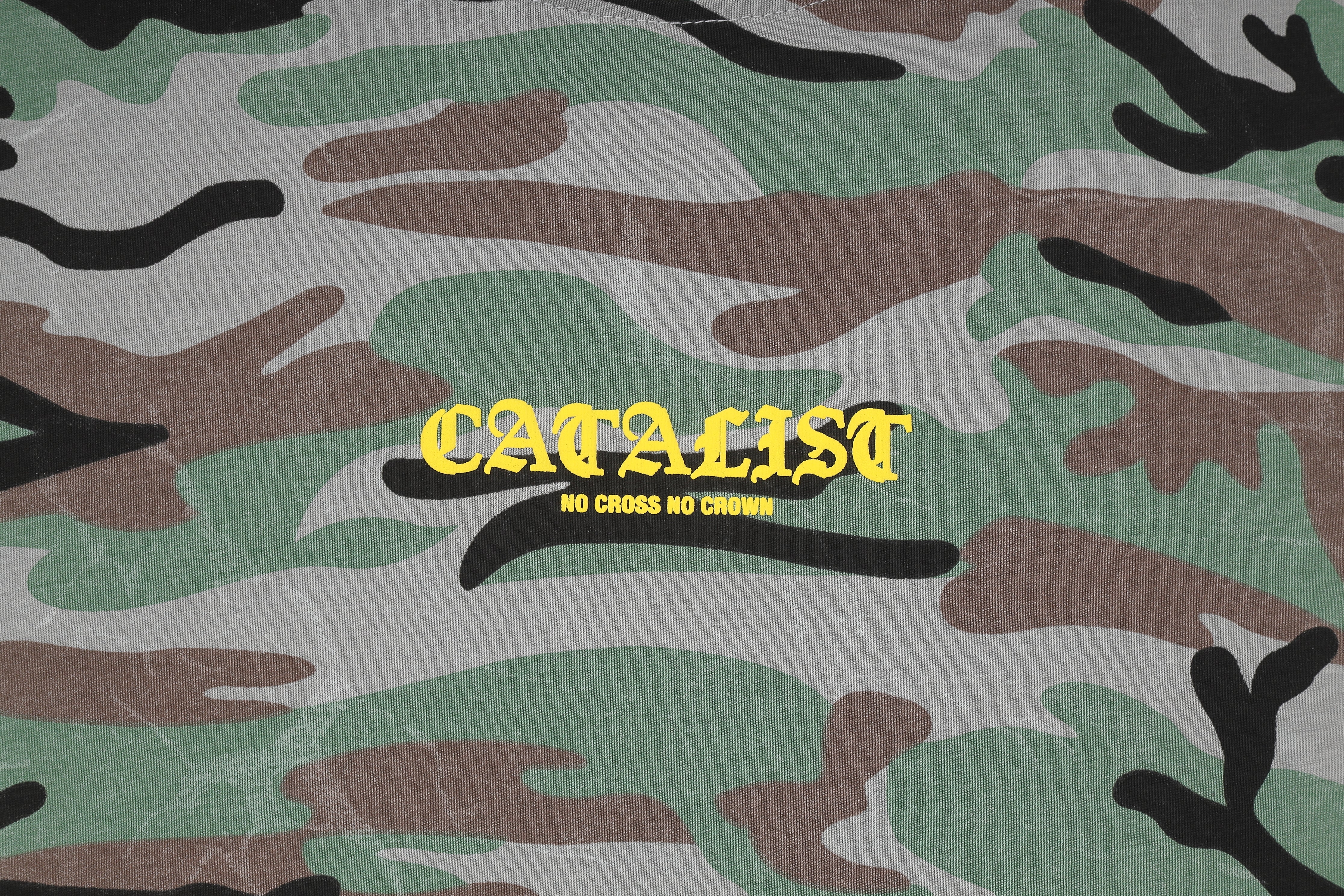 CAMO LOGO TEE