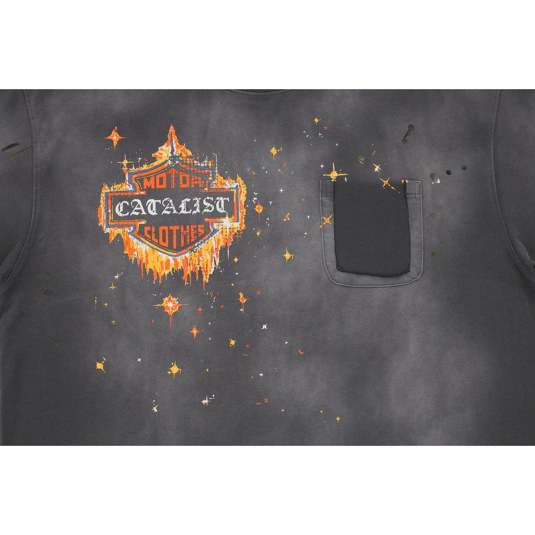 CATALIST POCKET TEE 'MOTOR CYCLE' CHARCOAL graphic and pocket detail