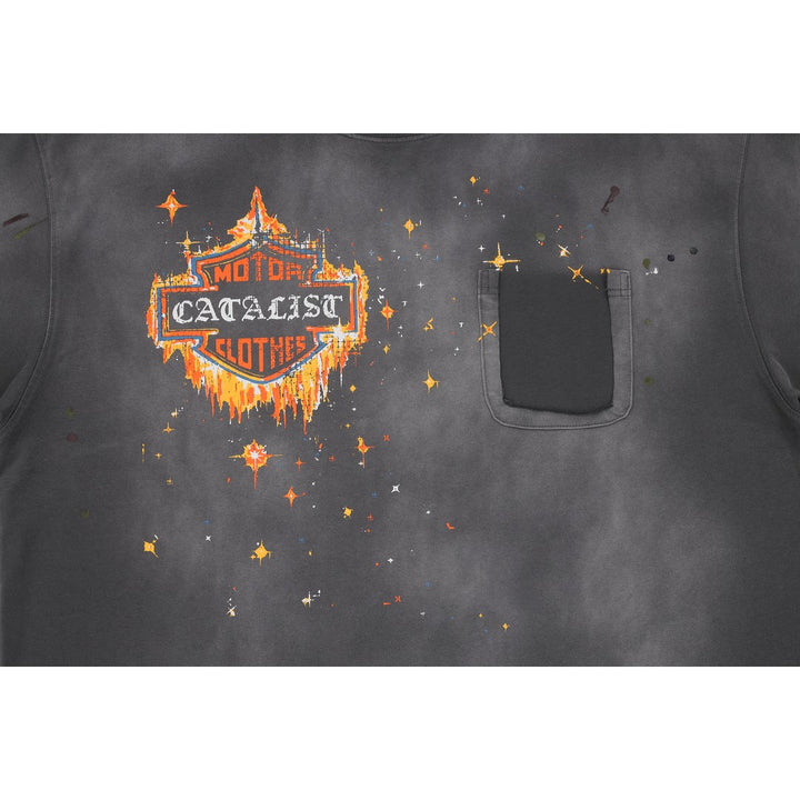 CATALIST POCKET TEE 'MOTOR CYCLE' CHARCOAL graphic and pocket detail