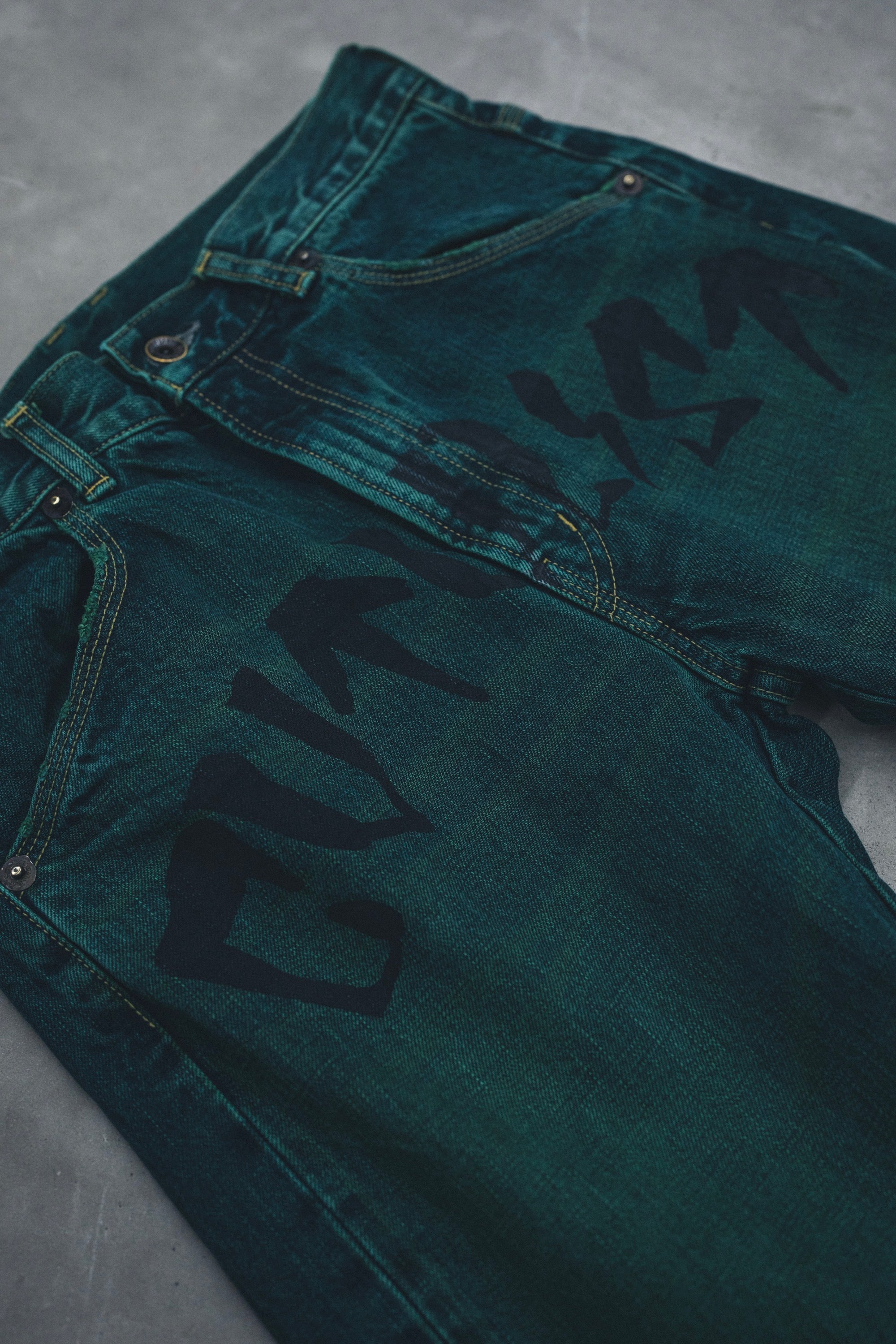 "CVTVLIST" Denim Pants [Green*Black]